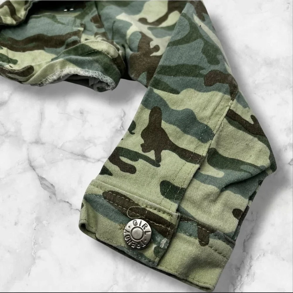 Trendy Girl  Camo Print Cropped Jacket For Girls Size 3T Long Sleeve With Button